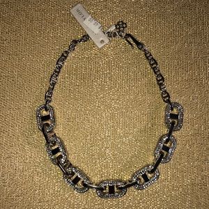 Gorgeous silver & rhinestone necklace